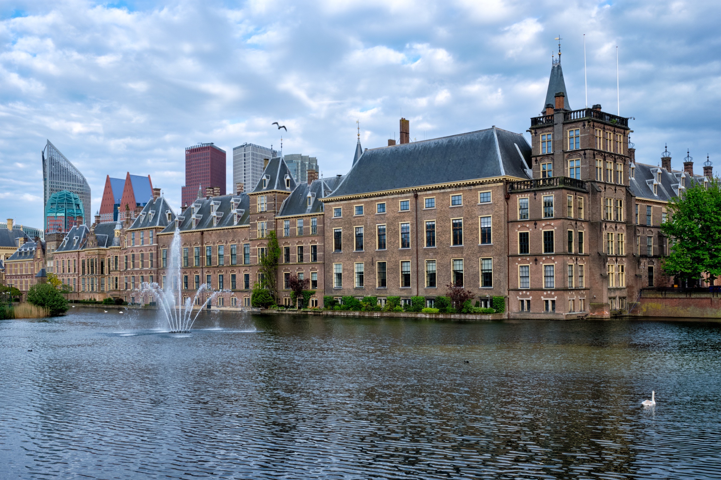 The Hofvijver lake and Binnenhof in The Hague.